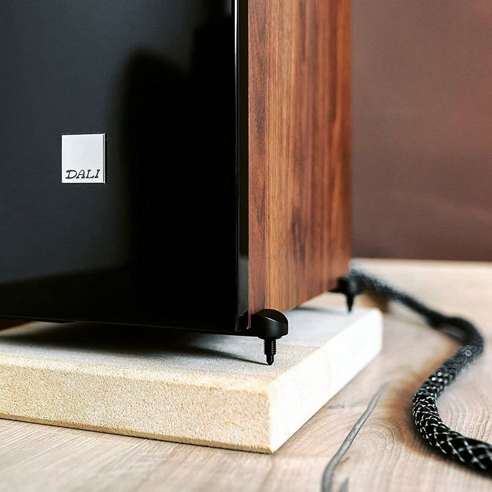 Tips To Follow Before Buying Right Speakers from Various Brands