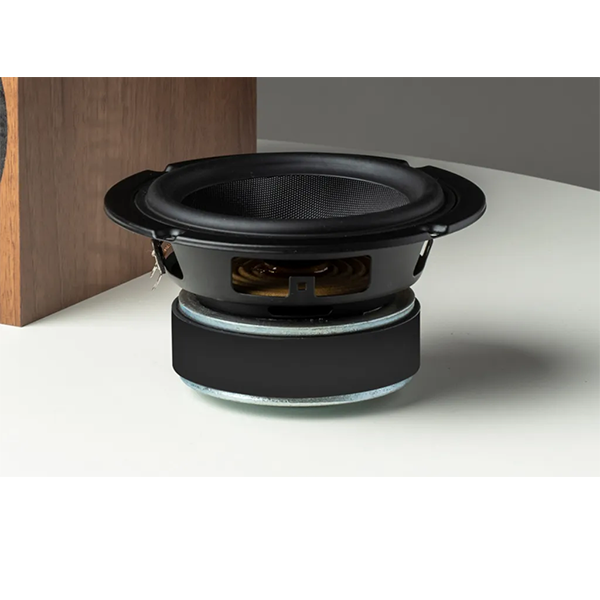 Pro-Ject Audio Systems Speaker Box 5 E  Bookshelf Speakers